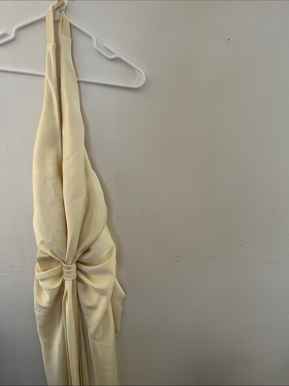 Elegant Knot-Front Cream Halter Dress